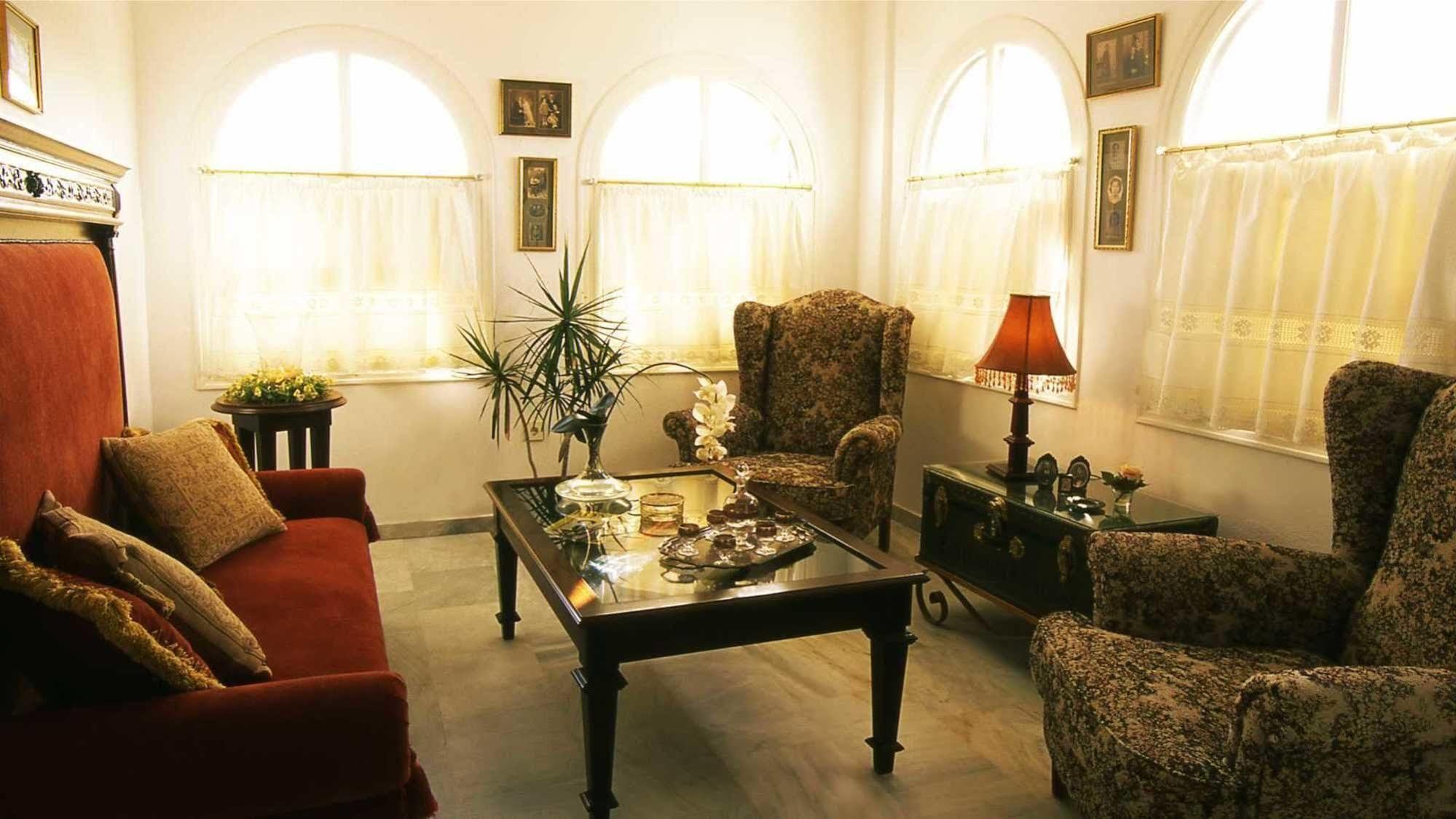 Antirides Hotel Науса Экстерьер фото